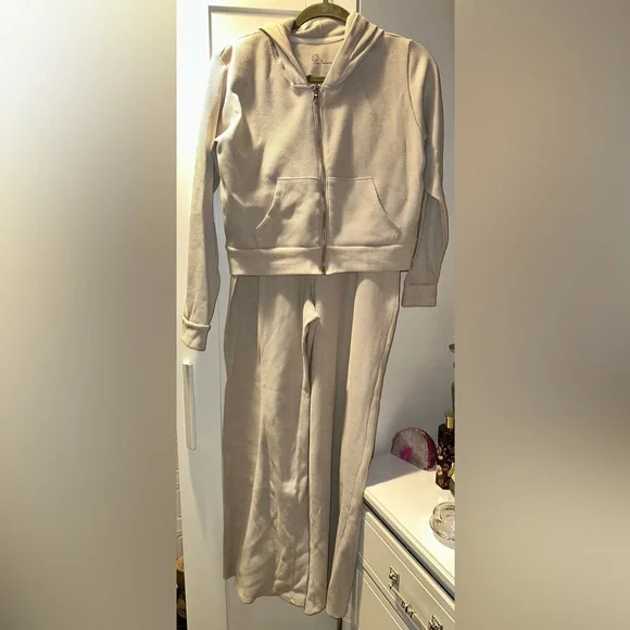 Hollister Gilly Hicks Cosy Waffle Zip-up Set - Picture 3 of 7